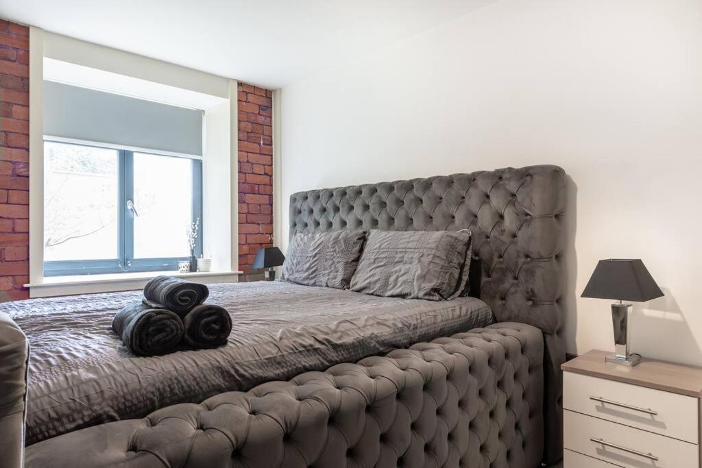 2 Bed Apartment With Pool Table Bradford  Bagian luar foto