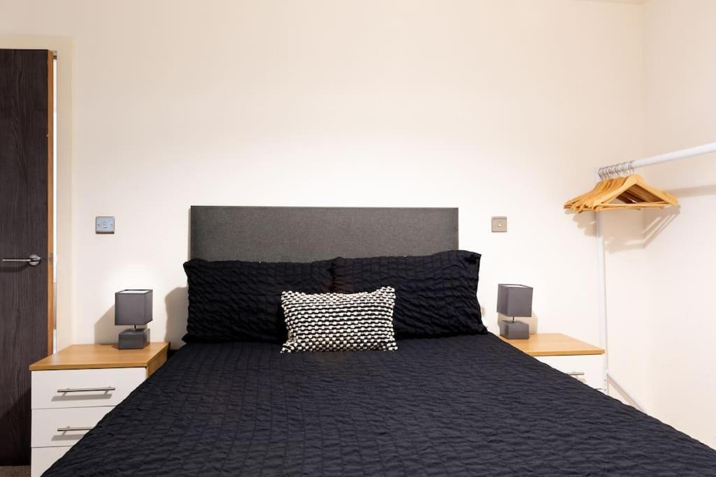 2 Bed Apartment With Pool Table Bradford  Bagian luar foto