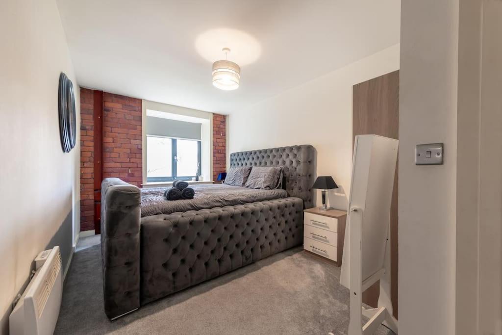 2 Bed Apartment With Pool Table Bradford  Bagian luar foto