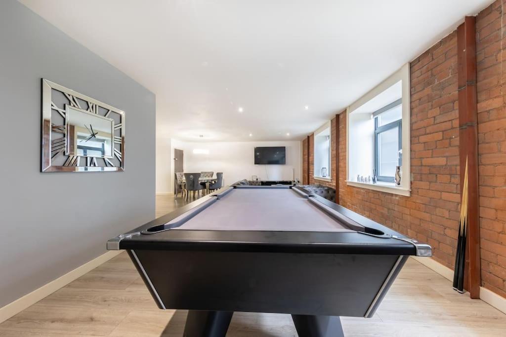 2 Bed Apartment With Pool Table Bradford  Bagian luar foto
